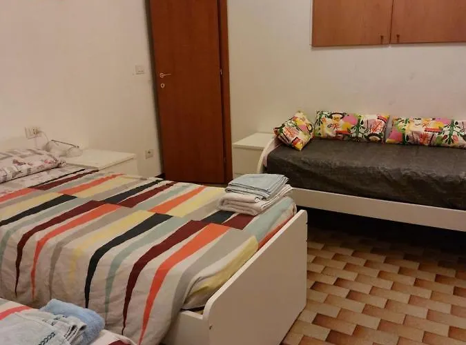 Flat In 3 *